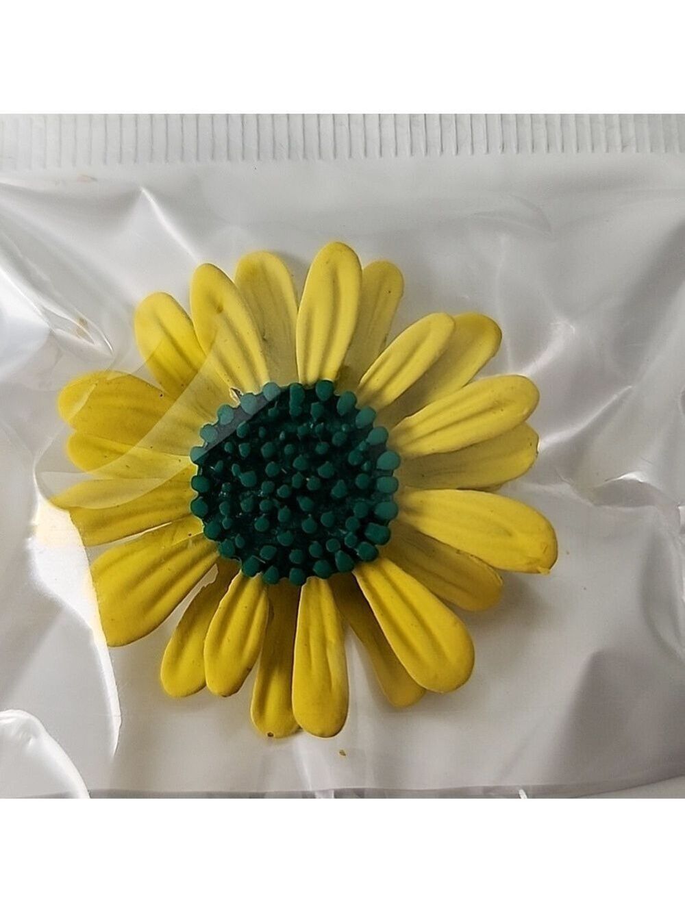DAISY  FLOWER Enameled Embellished Brooch Pin